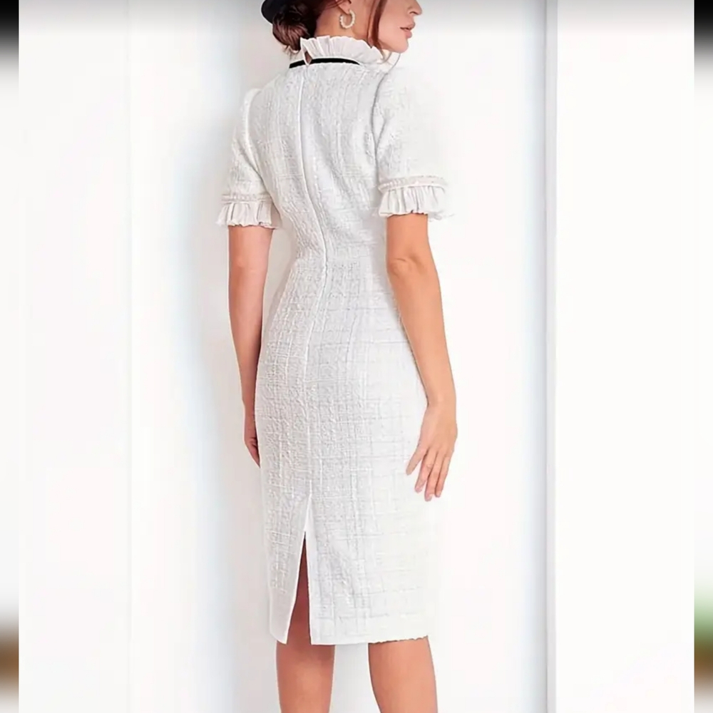 Midi dress with elegant pleats, mother of pearl trim and velvet ribbon design. - Picture 5 of 5